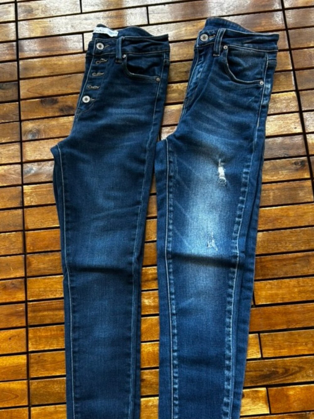 Bundle of 2 Skinny Jeans - Picture 2 of 5